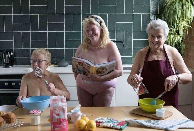 Topless cooking 