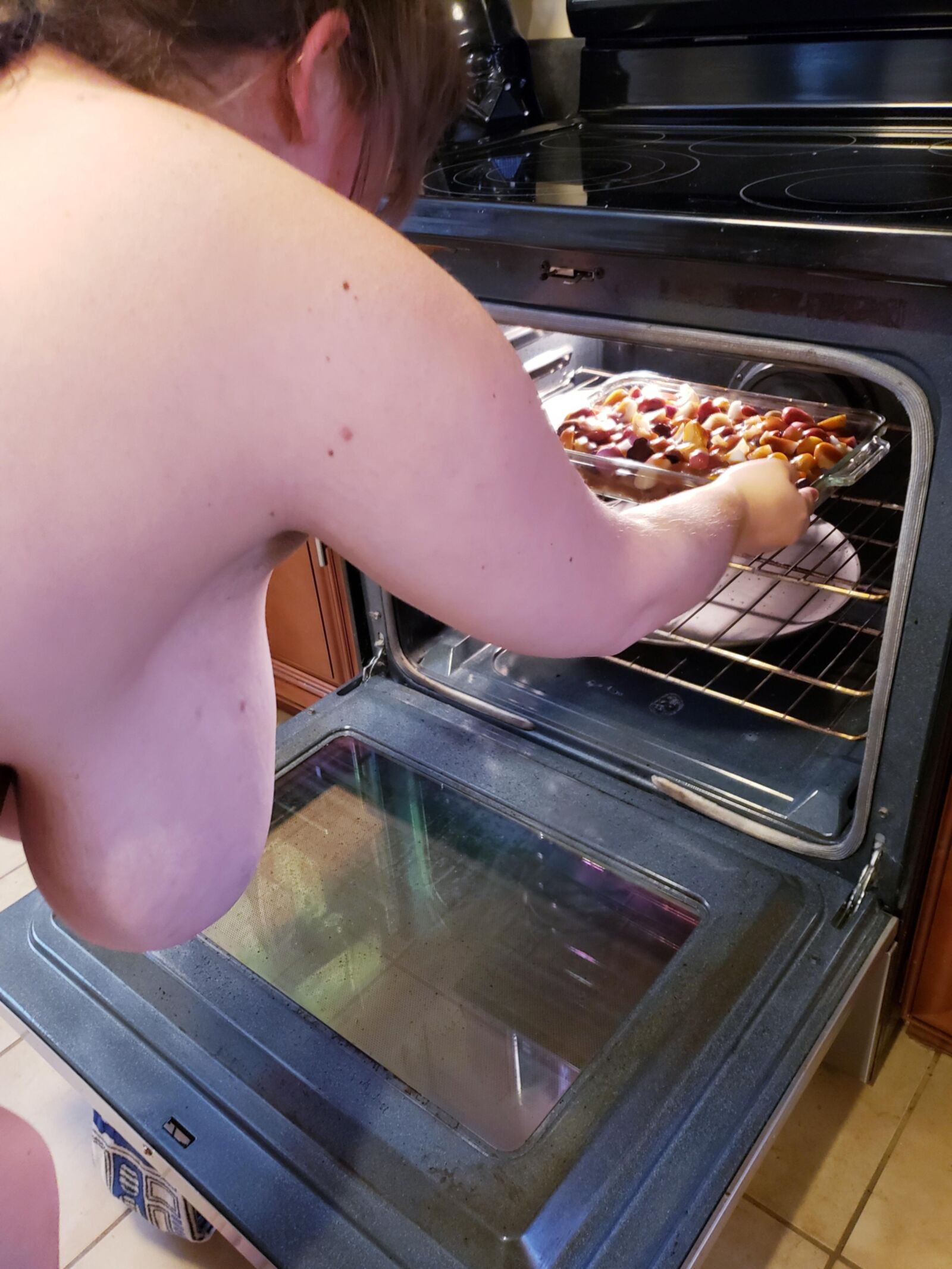 Topless cooking 