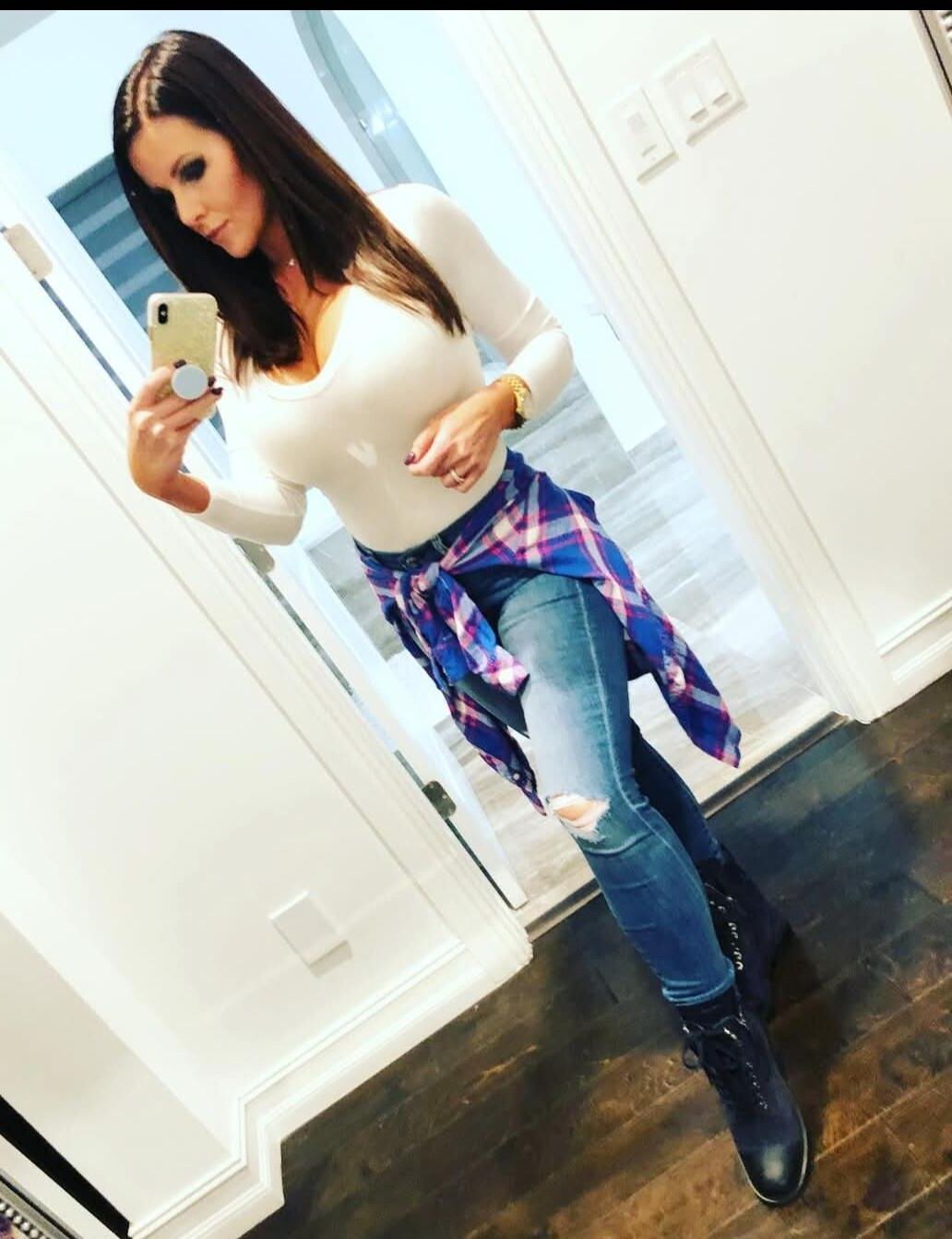 Bimbo Fit Milf Mom