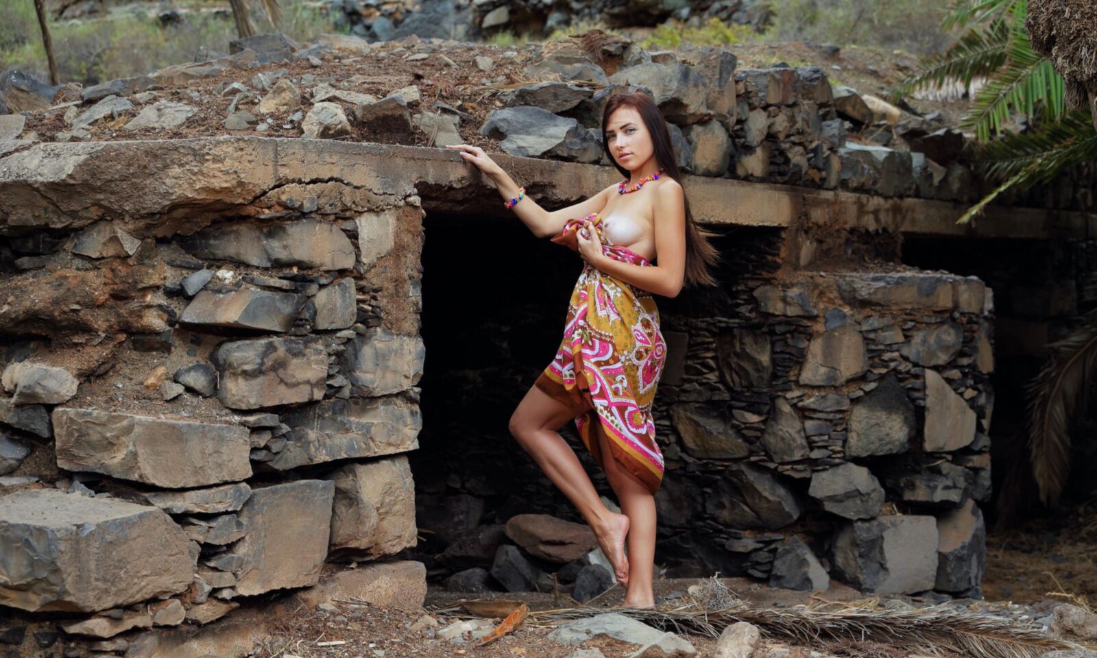 Jovens remanescentes de pedra nanna nudista