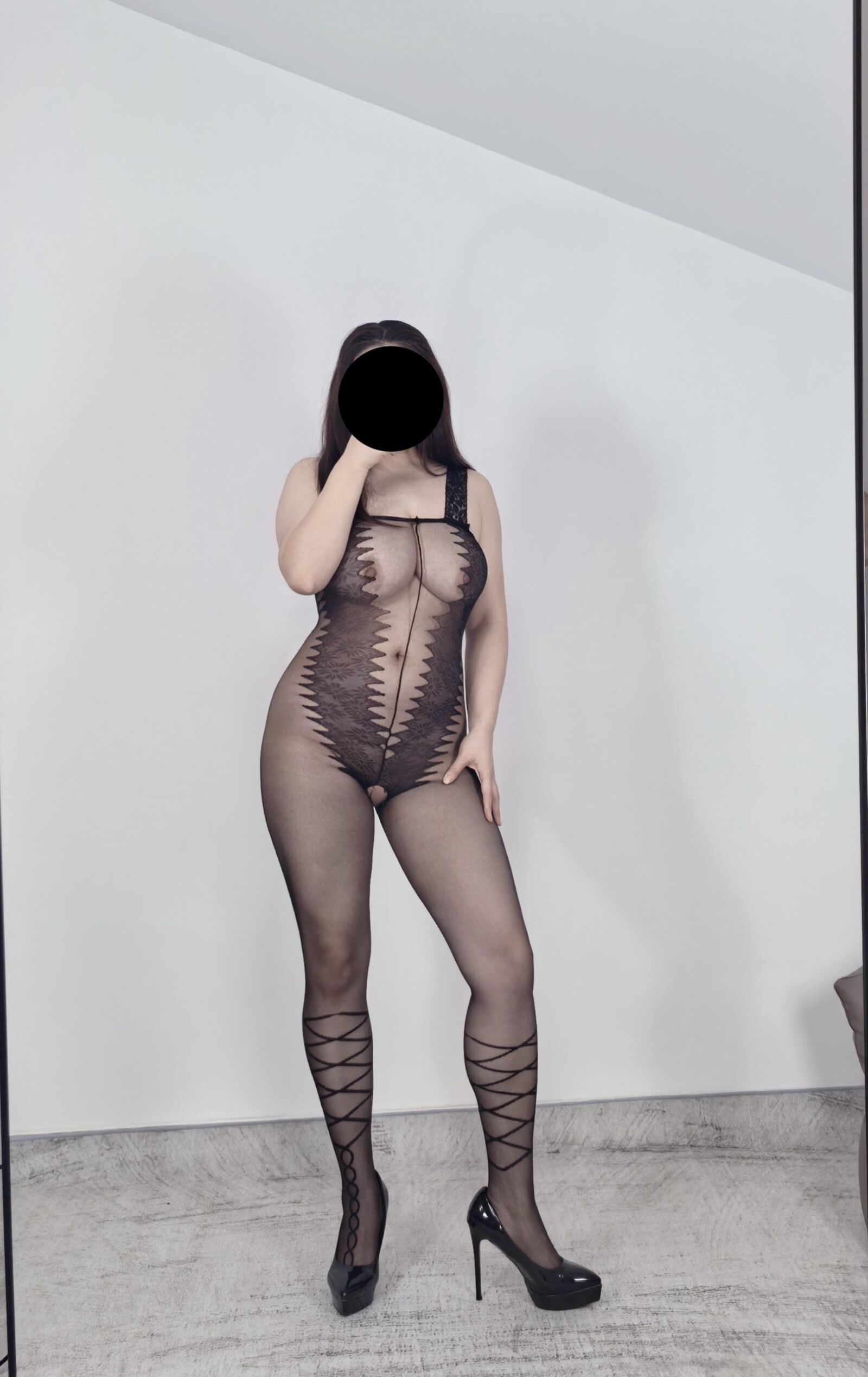 Is my wife sexy in selfies?