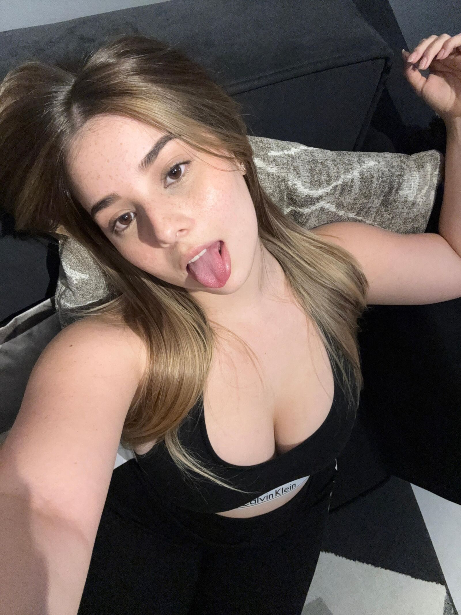 Mariana Big Ass Big Boobs Schönheit Brünette Mädchen gemischte heiße Aufnahmen
