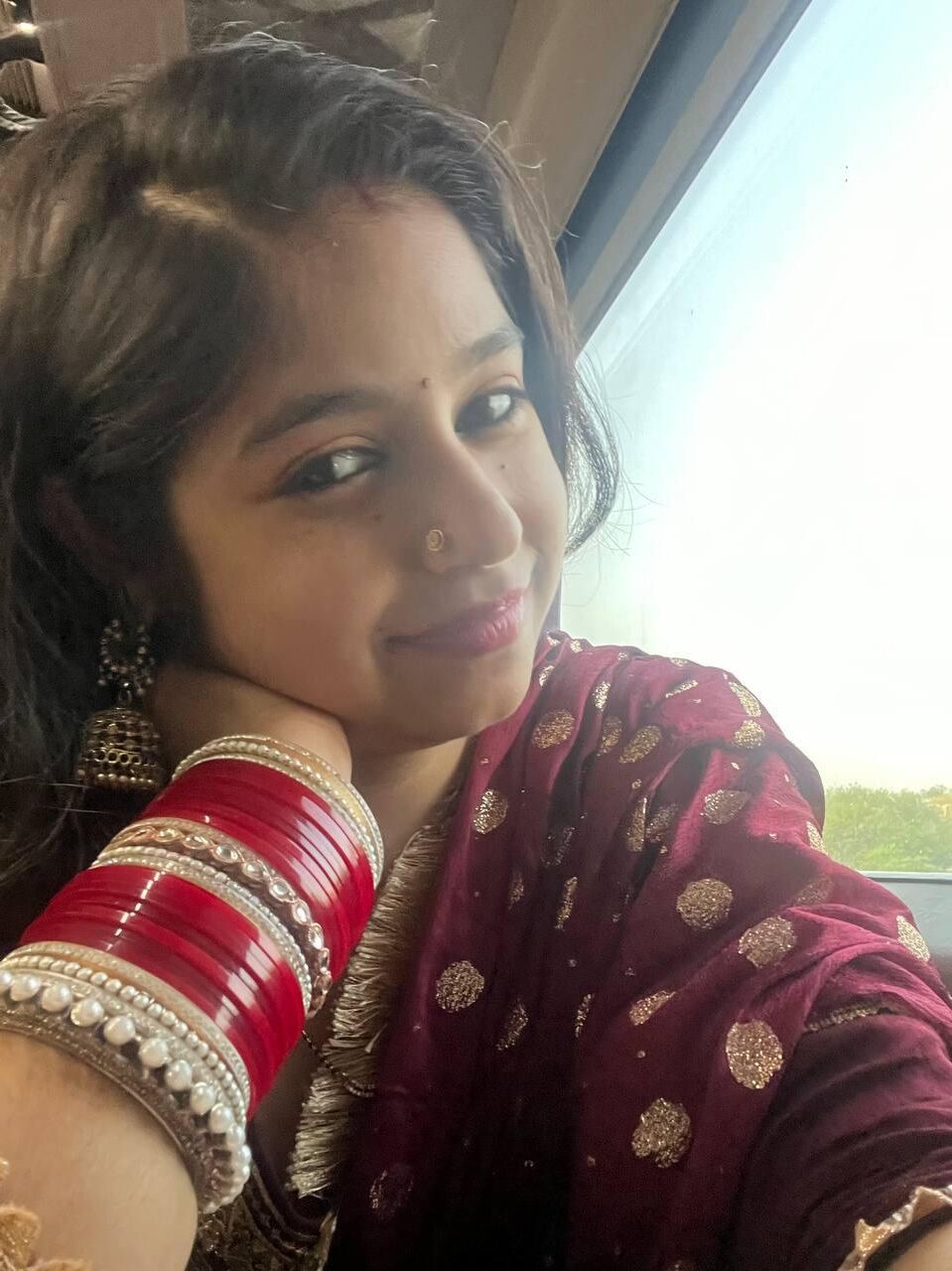 インドの妻ストリッピング