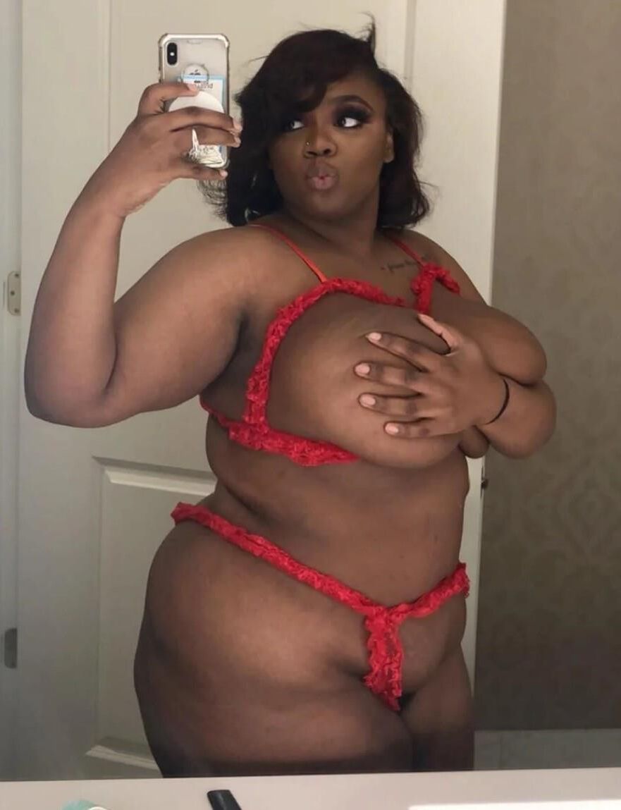 BBWエボニーシャネルが無修正
