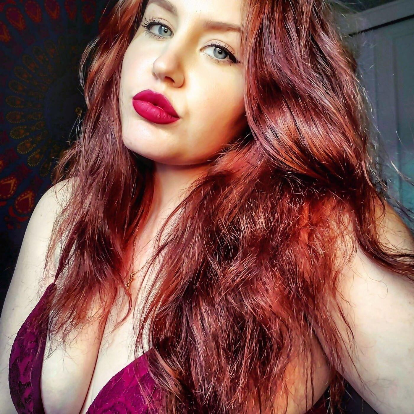 Aura Big Ass Big Boobs Rouge BBW Modèle mixte Hot Plans