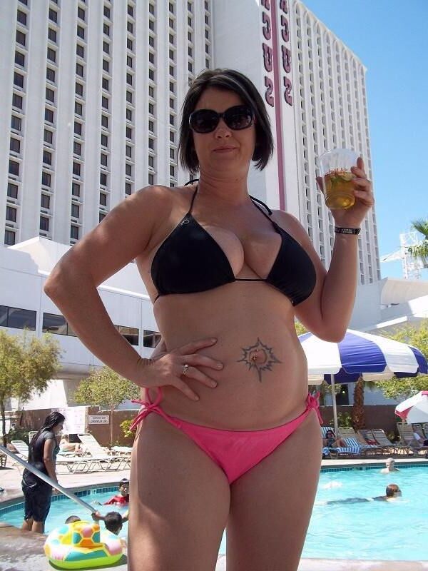 Hotwife peituda Jody