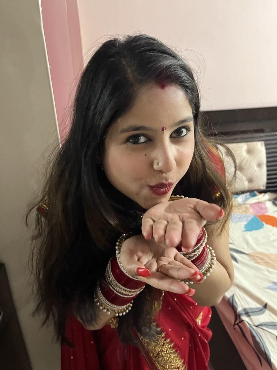 インドの妻ストリッピング