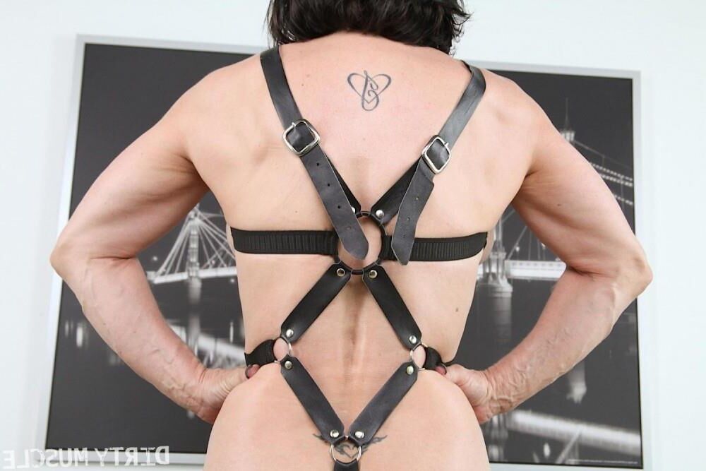 Nada além de milfs. 