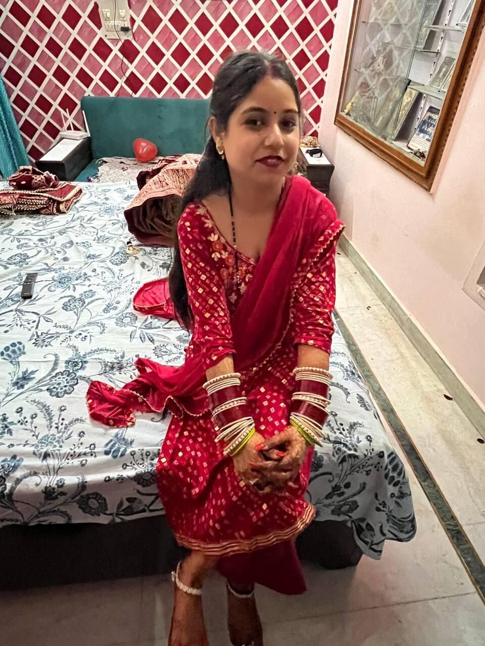 インドの妻ストリッピング