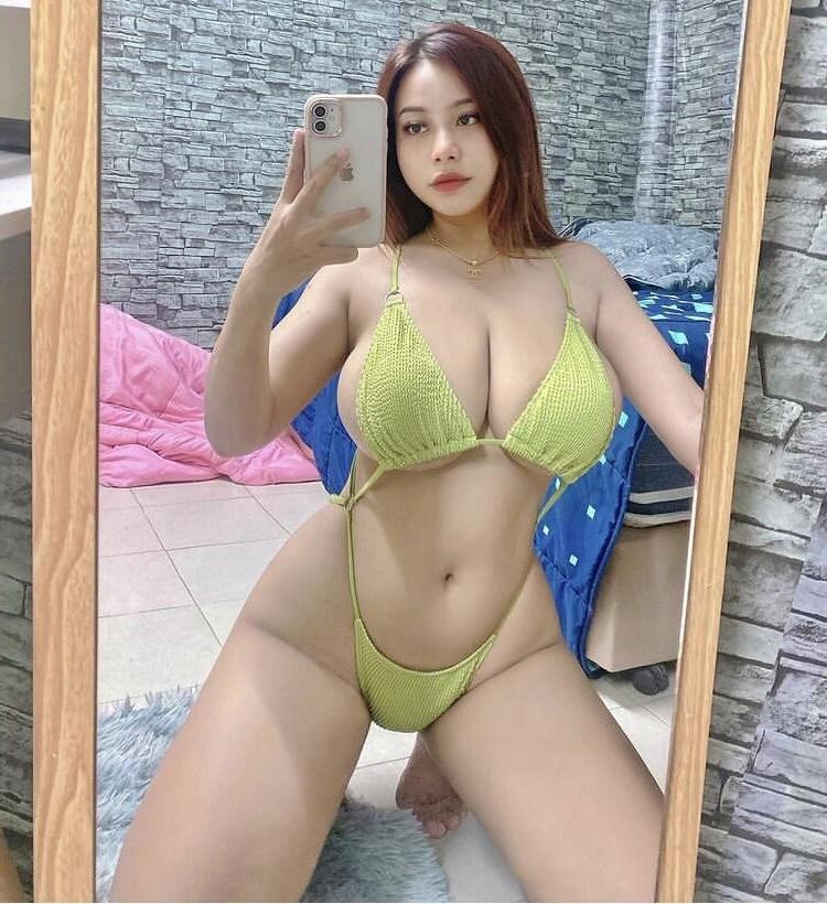 Big Tits Selfie Asian Prinzessin Bimbo und offene Schlampe