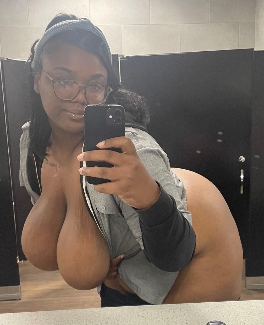 BBWエボニーシャネルが無修正