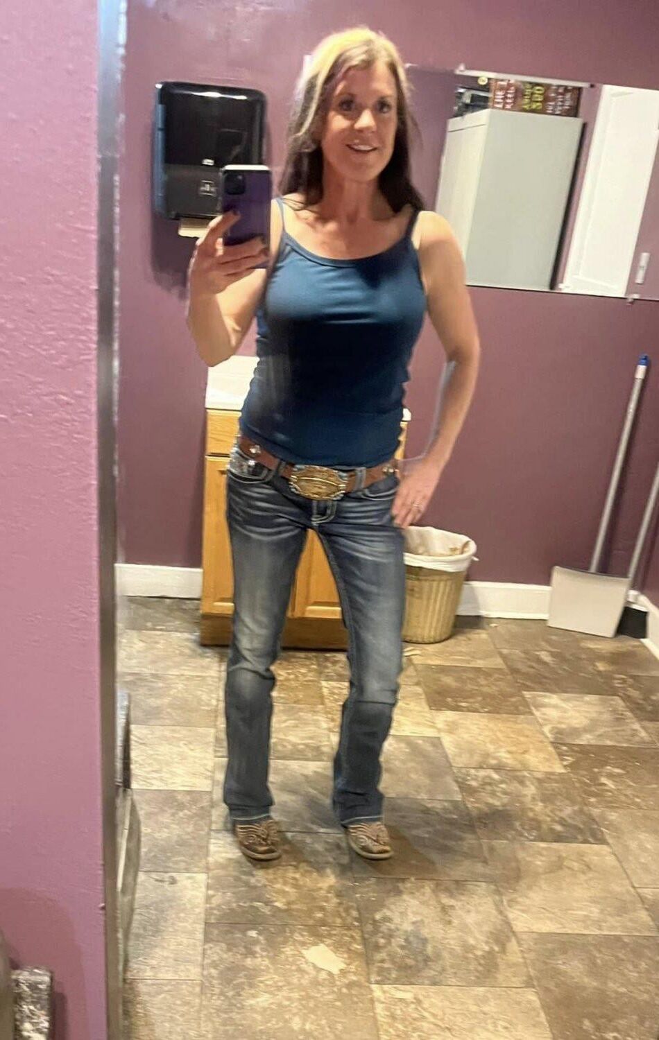 Hotwife peituda Jody