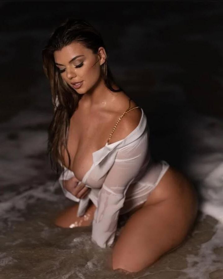 Hot and Sexy Non Nudes 