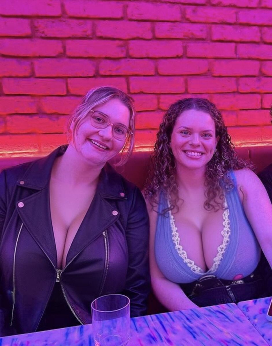 Un monde où toutes les femmes ont d'énormes seins de pastèque
