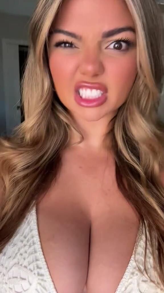 tits and ass on fuckmeat allie l