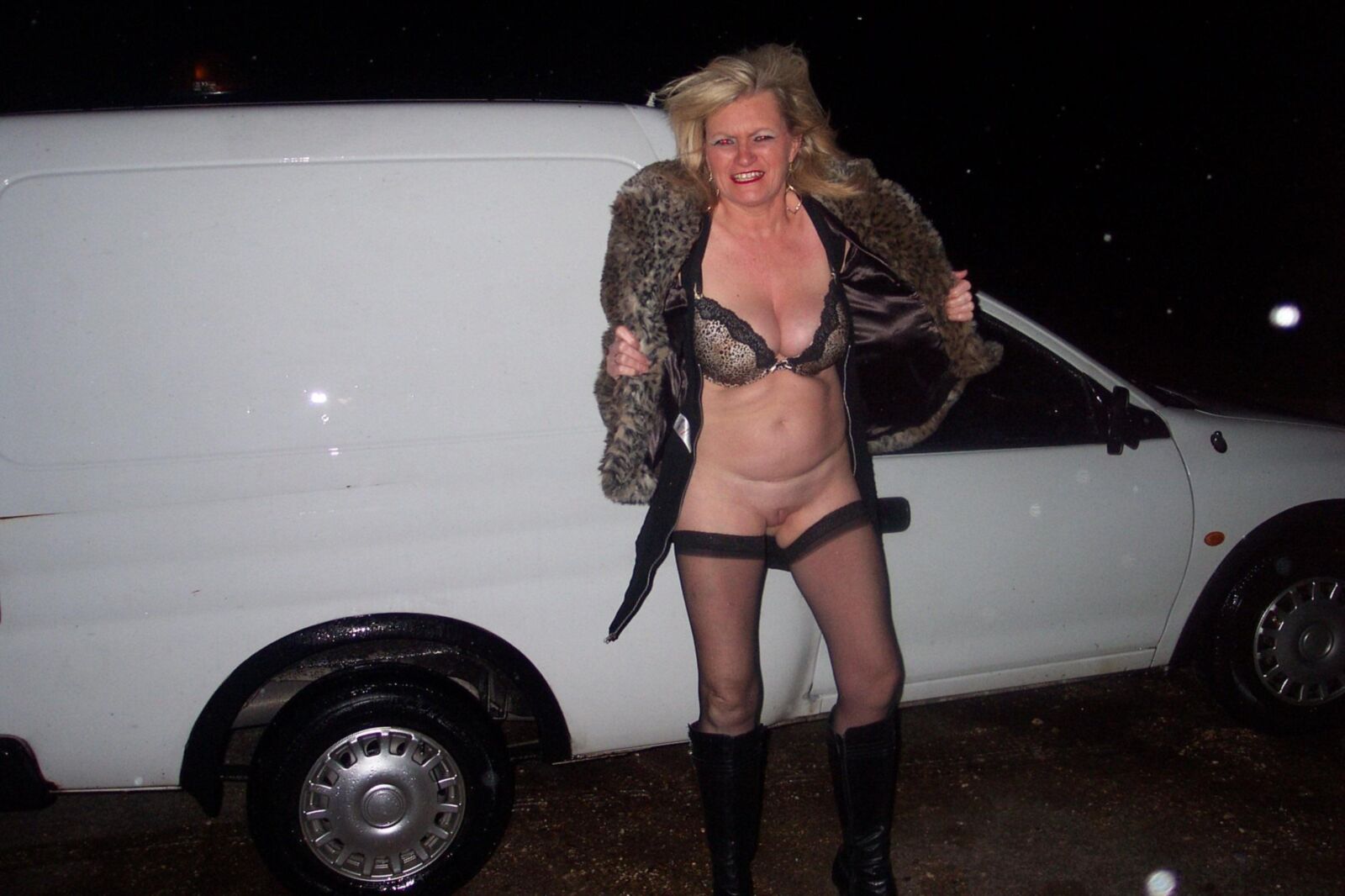 Milf blonde avec de gros seins
