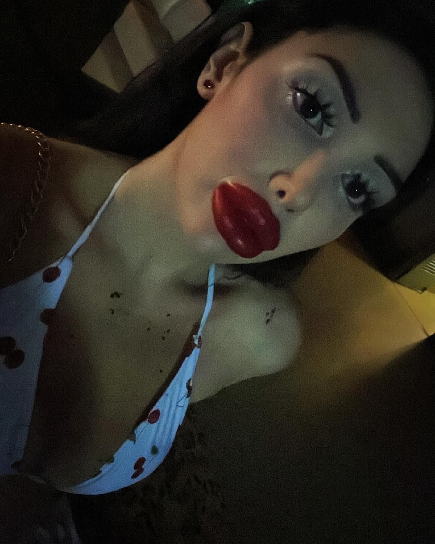 Bimbo lèvres déesse