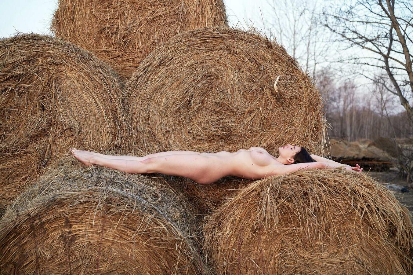 Polina dans le village