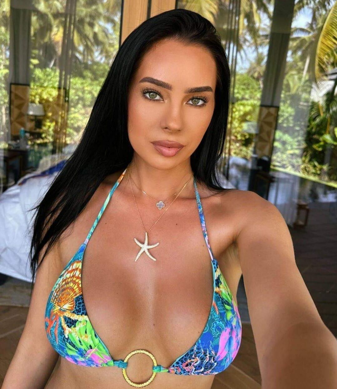 Chicas bikini tetonas