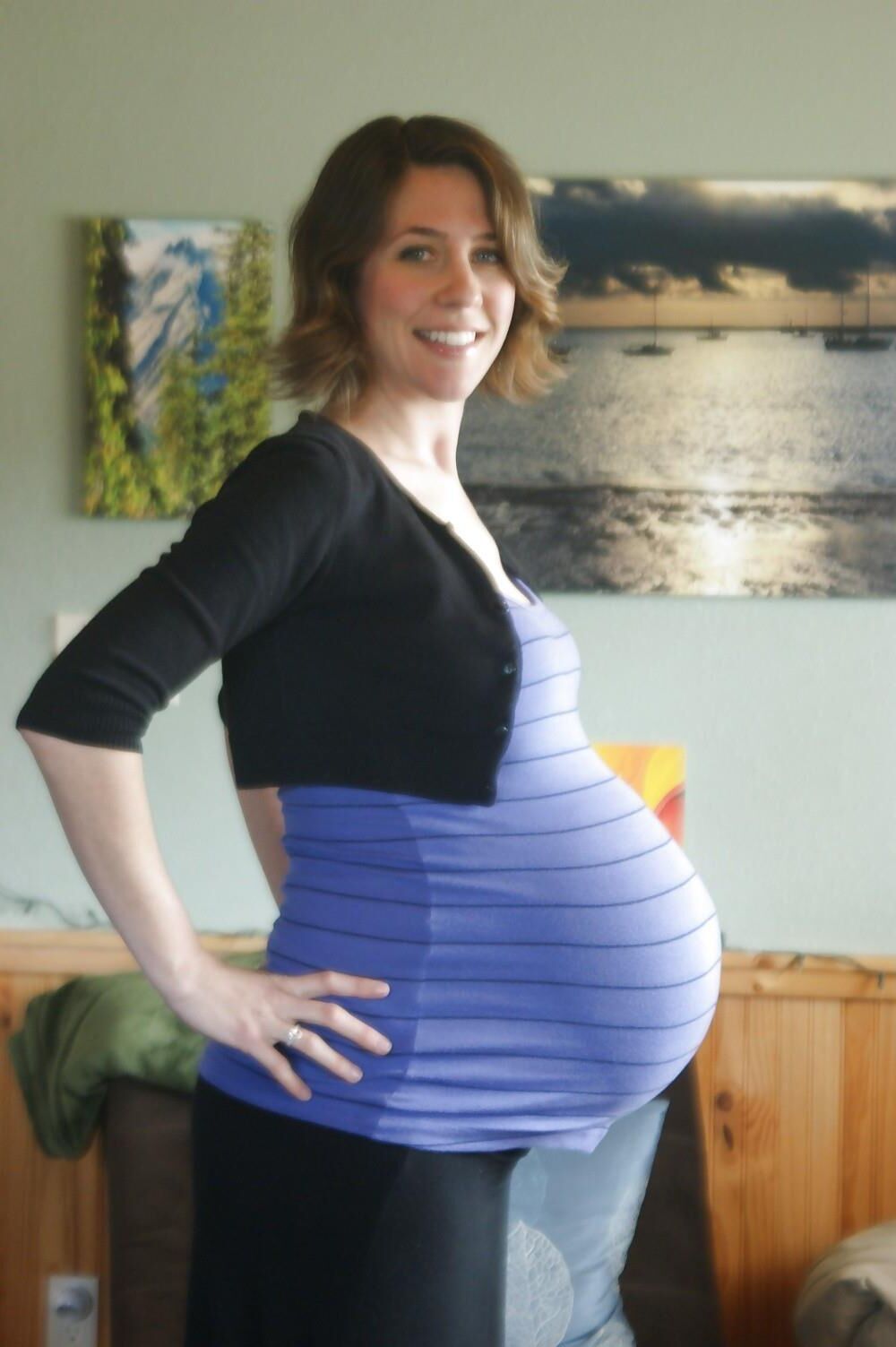 Gorgeous MILF Ready to Drop 