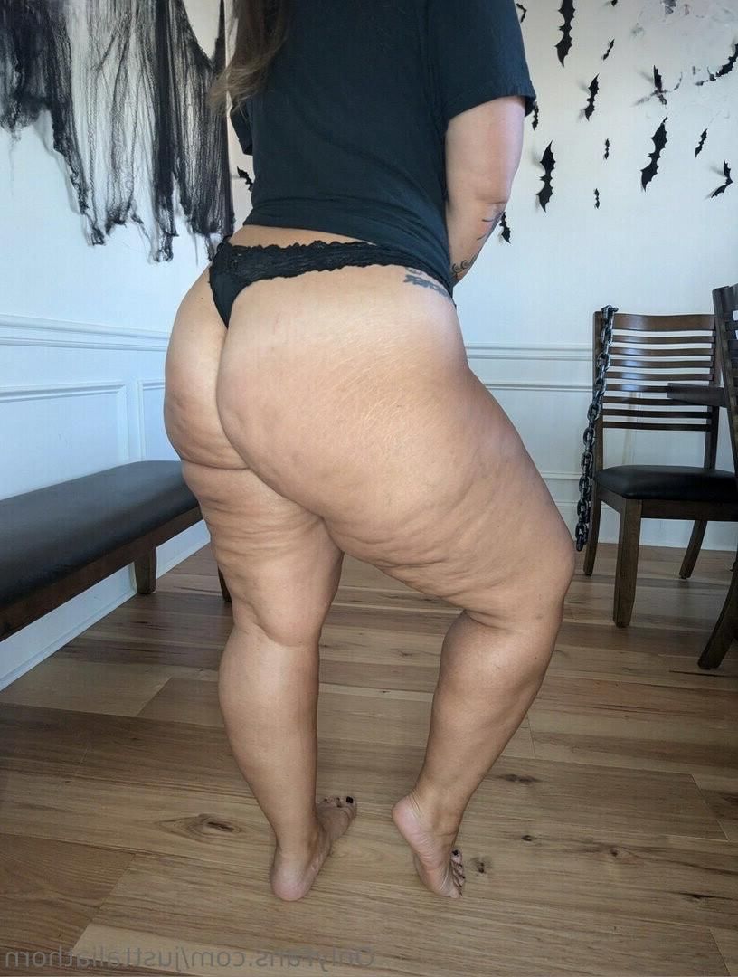 TALIA BIG ASS BIG BIG TITS CURVY SEXY Instagram Mom Fotos quentes mistas