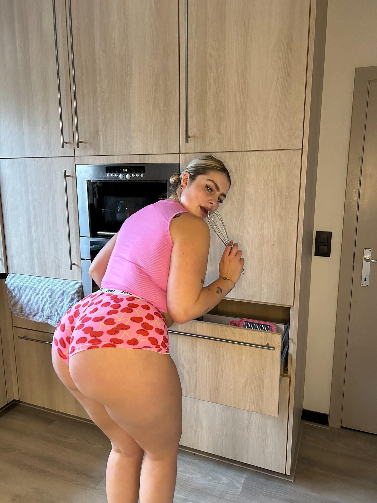 Laura Big Ass Big Boobs Beauty Blonde Girl Mixed Hot Photos