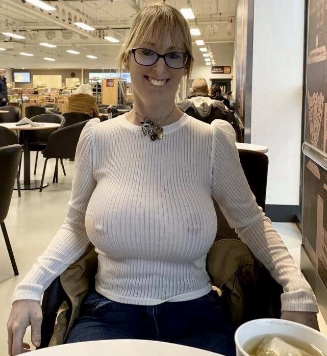 Busty Women 
