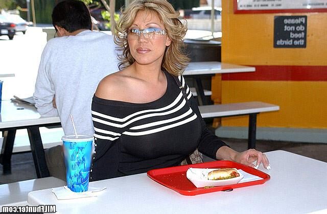 Ava Devine (MILF Hunter)