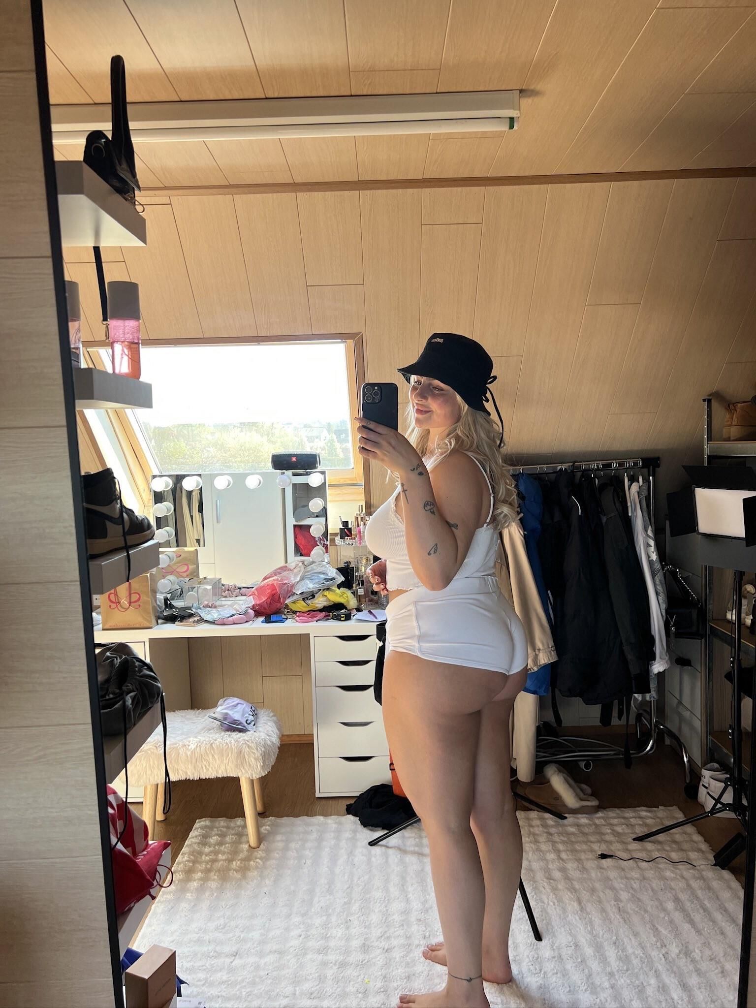 Laura Big Ass Big Boobs Beauty Blonde Girl Mixed Hot Photos