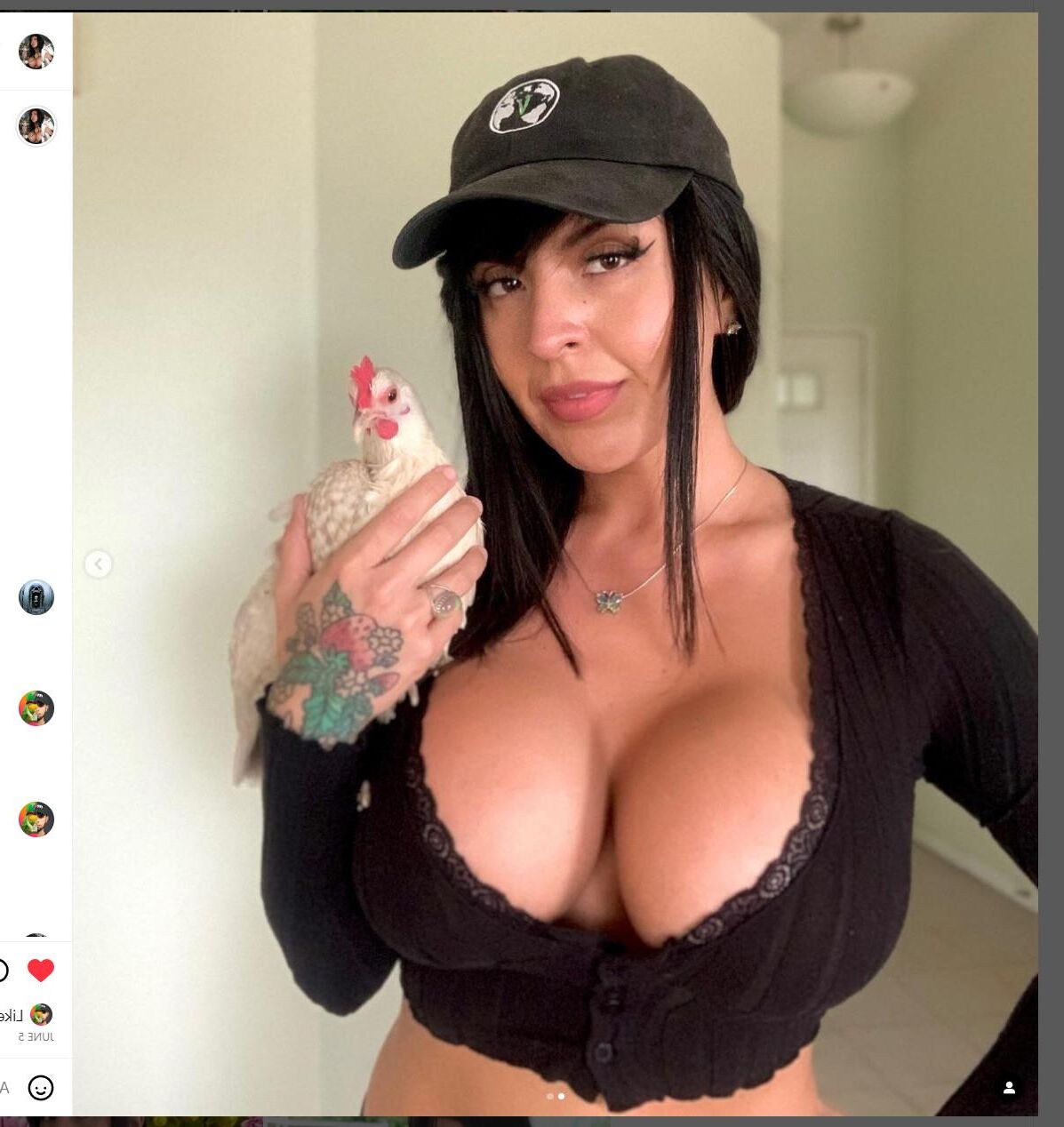 Activiste végétalien d'Alondra Roi avec des seins de silicium géants et un cul fou