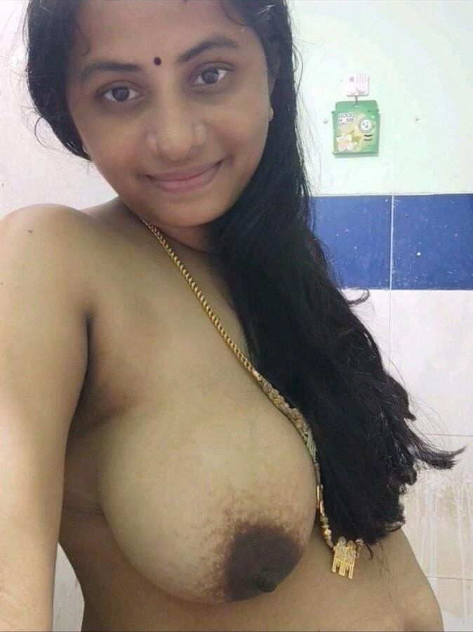 熟したおっぱいを持つ毎日のインドの女性