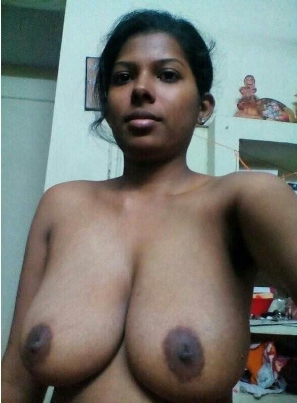 熟したおっぱいを持つ毎日のインドの女性