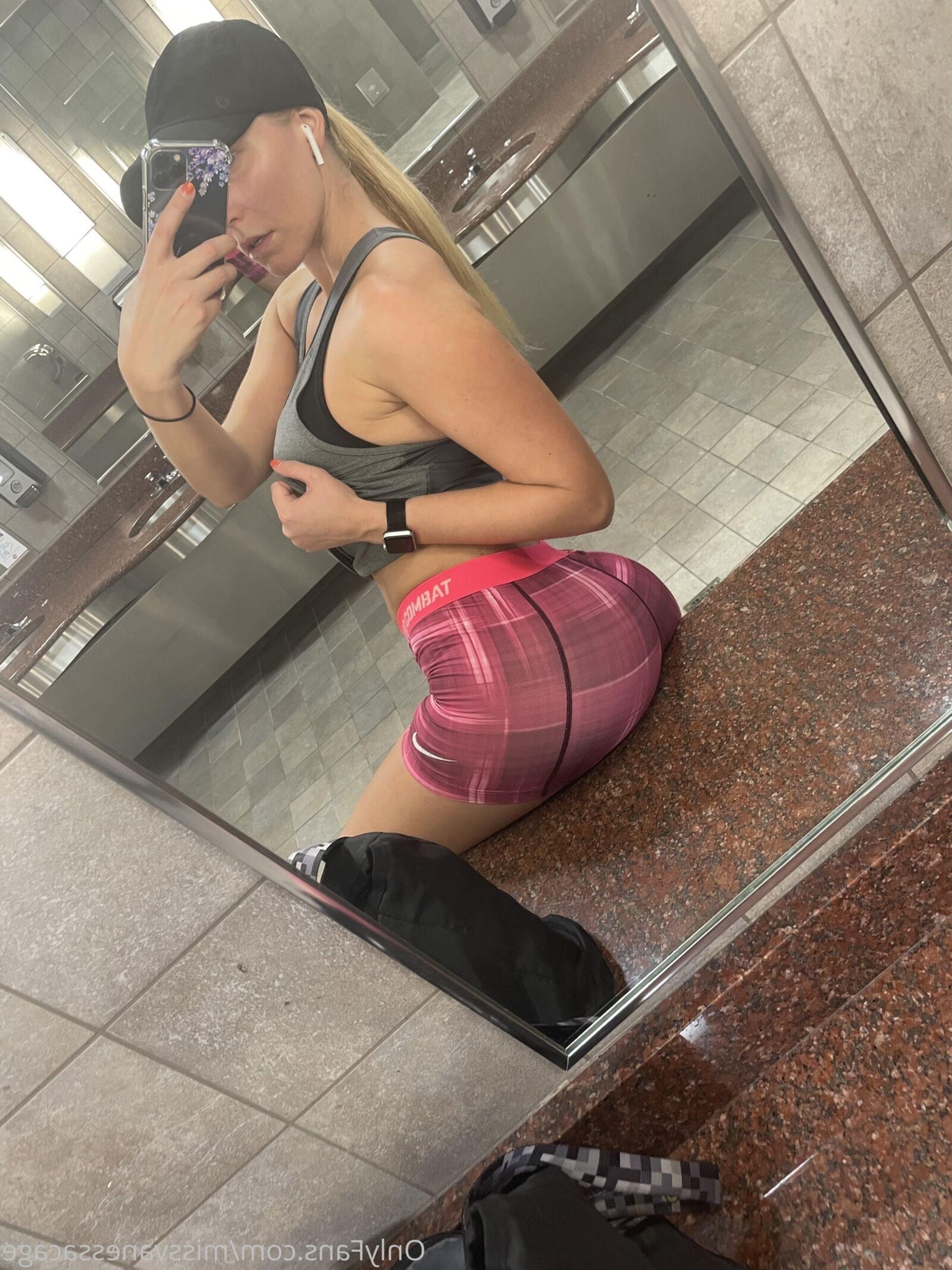 Fitnessstudio, Hyke und Sauna ...