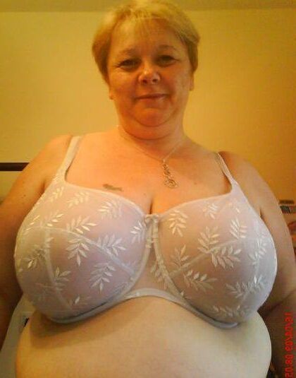 ブラジャーの大きなおっぱい