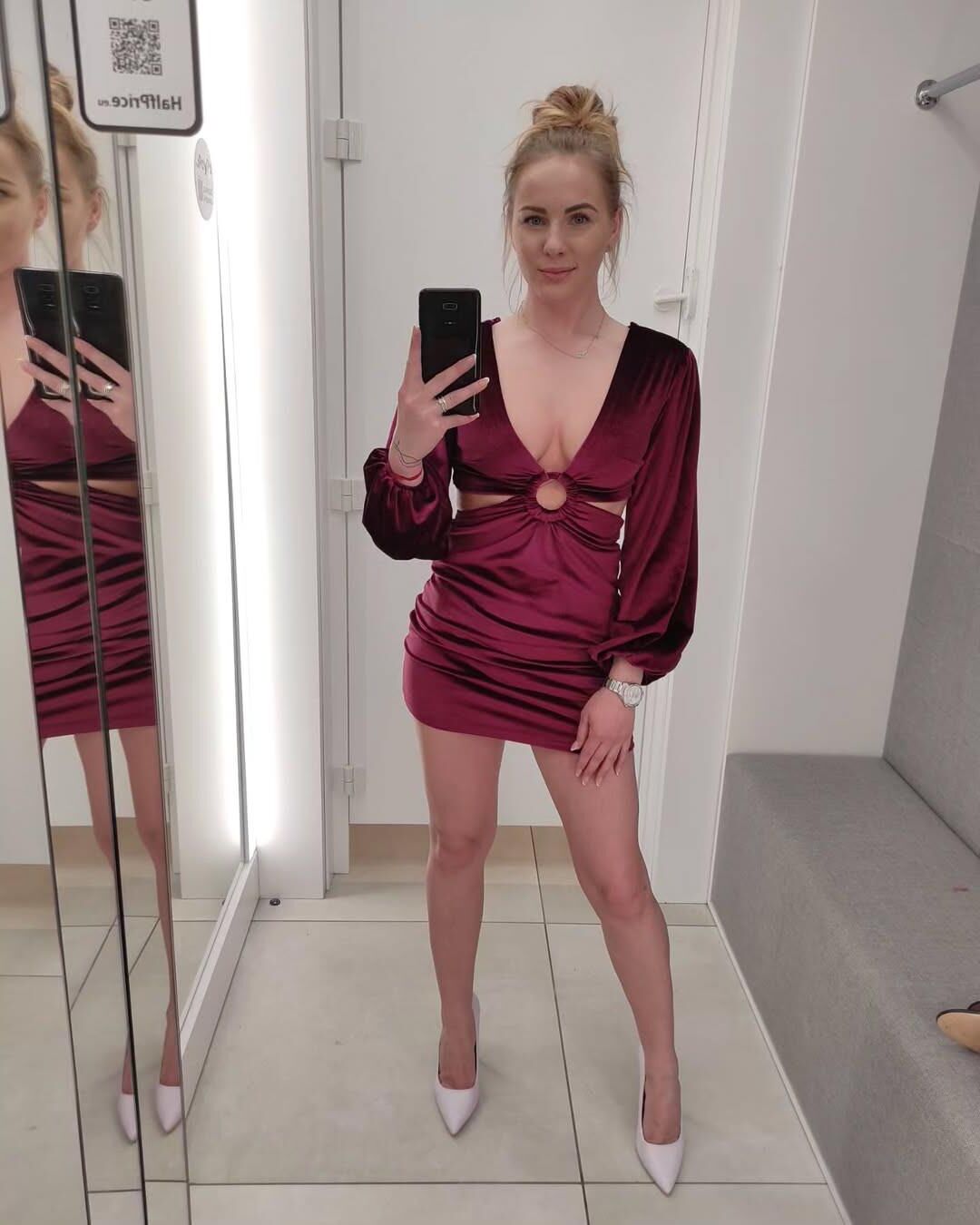 ポーランドのセクシーなアマチュアの女はあなたの精液を望んでいます