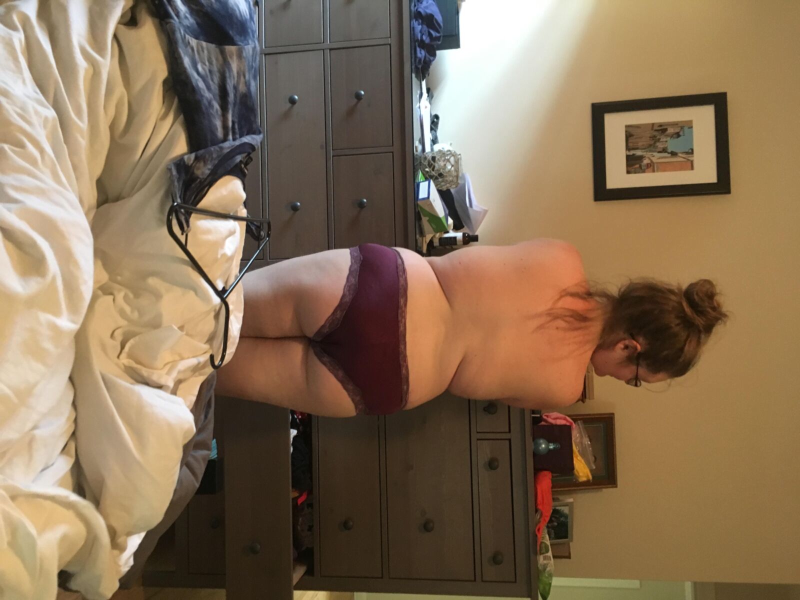 Exponierte Milf Fuck Toy mit großen schlaffischen Titten und fettem Arsch