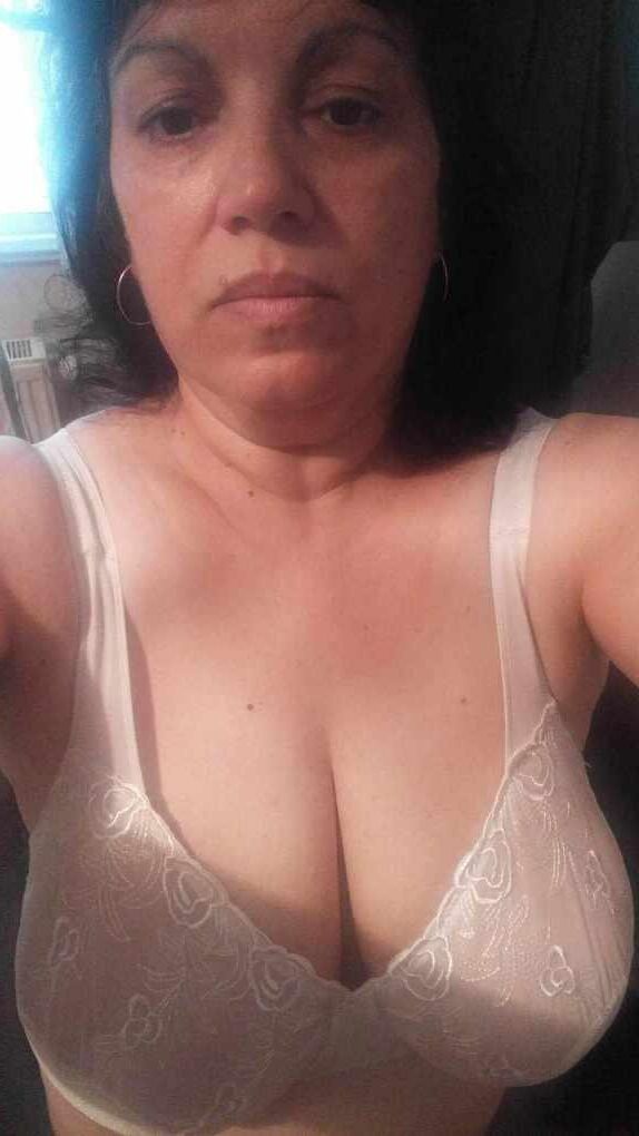 yo Busty Mature