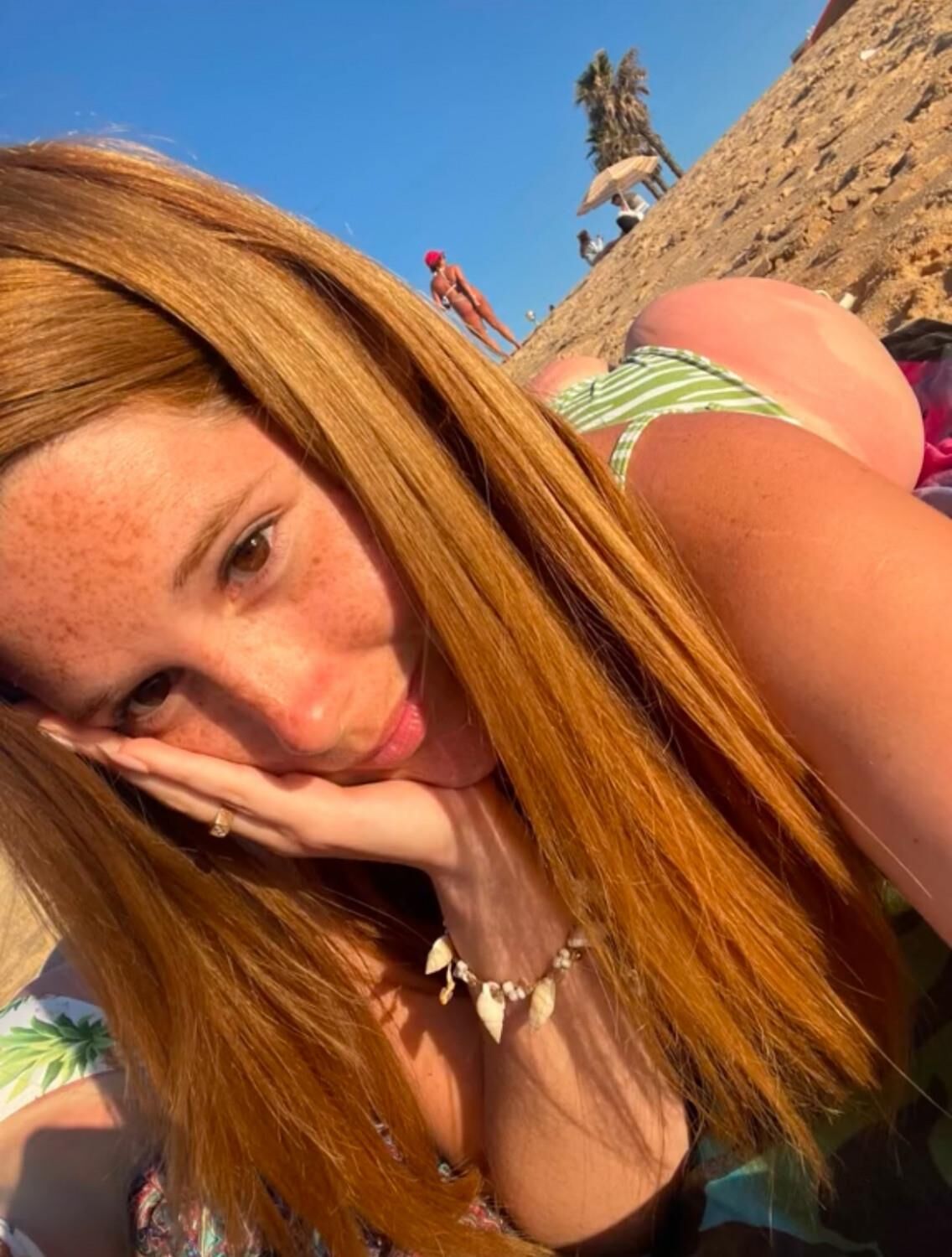 Sexy redhead GF has a nice body