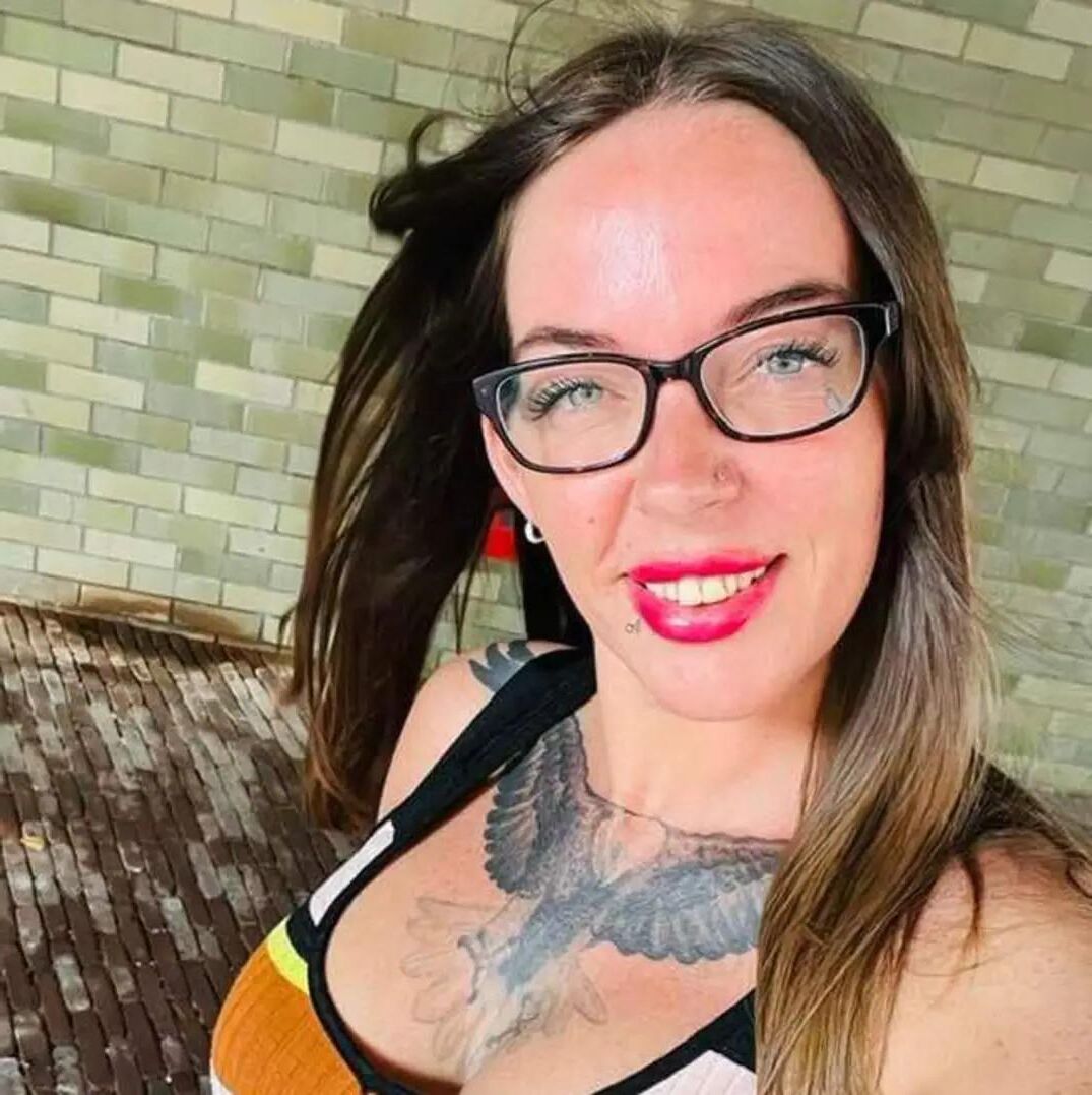  UK Dominant Bodybuilder Pauline I worship! 