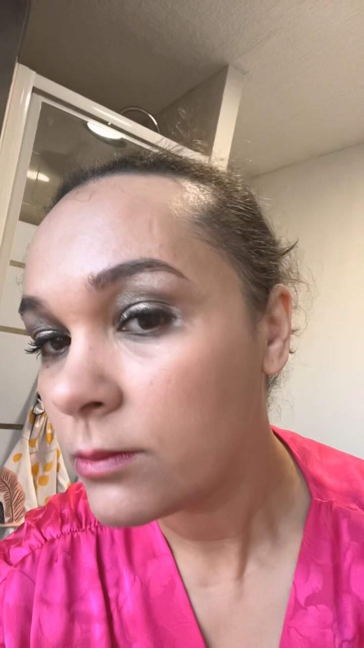 Wife with big tits big ass share nudes 