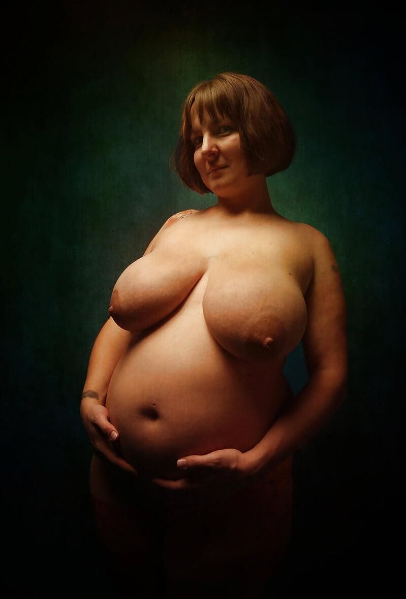 Art pics of fantastic bigtits model some pregnat