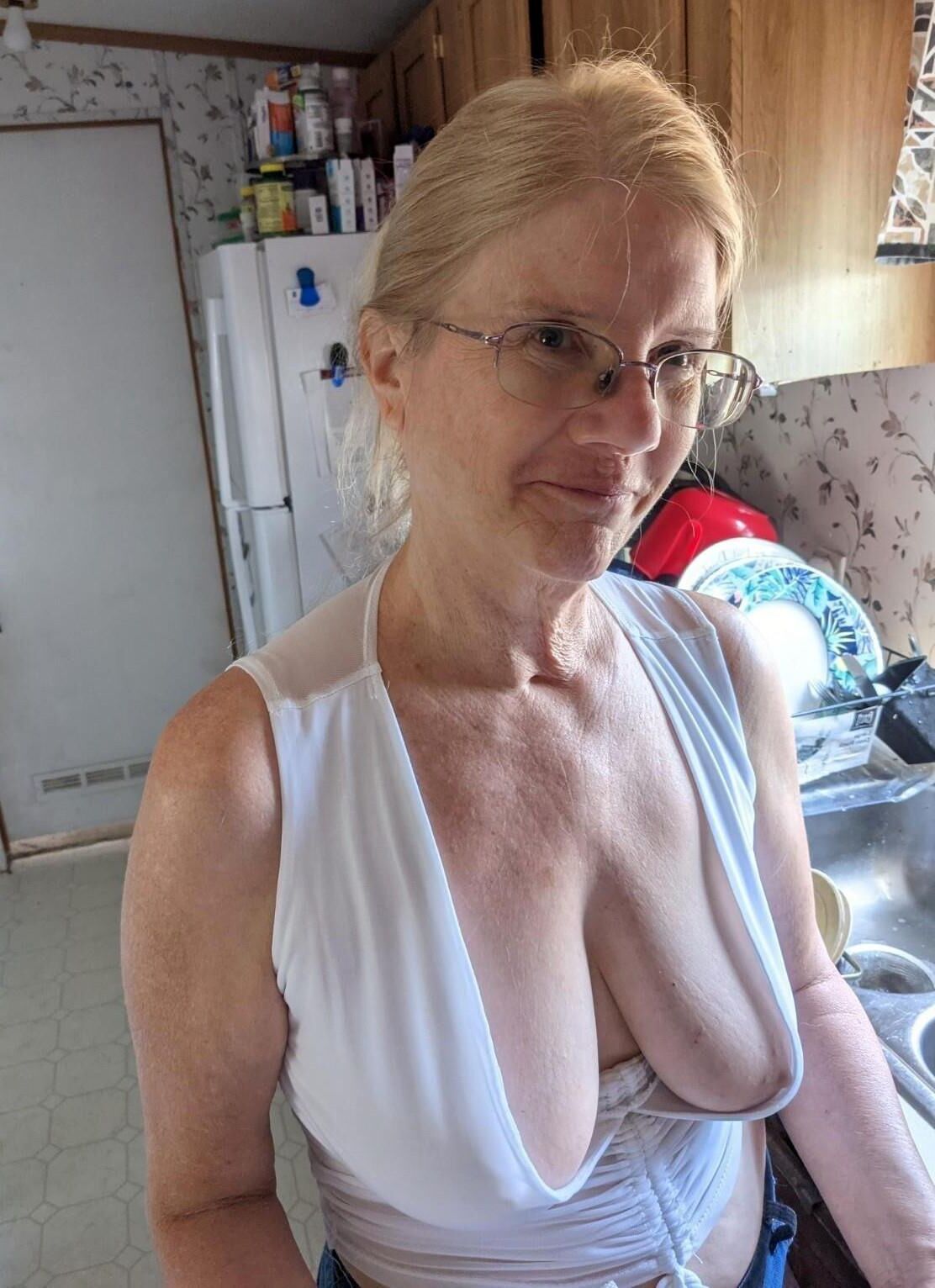 Delicious granny tits 