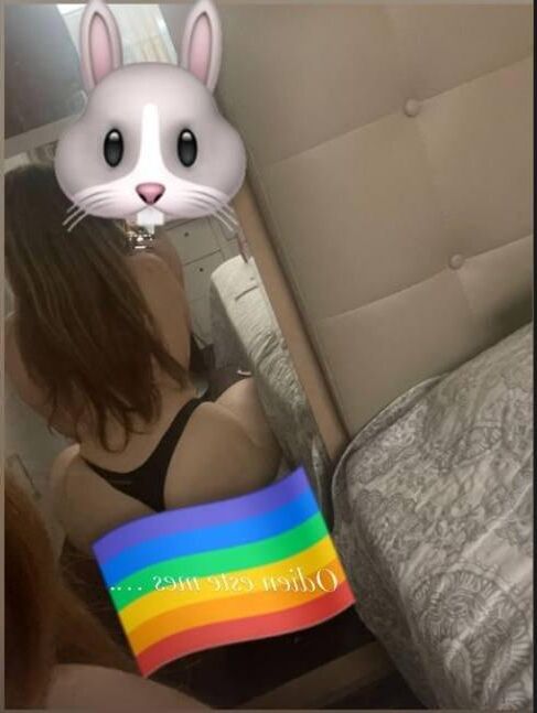 Sexy redhead GF has a nice body