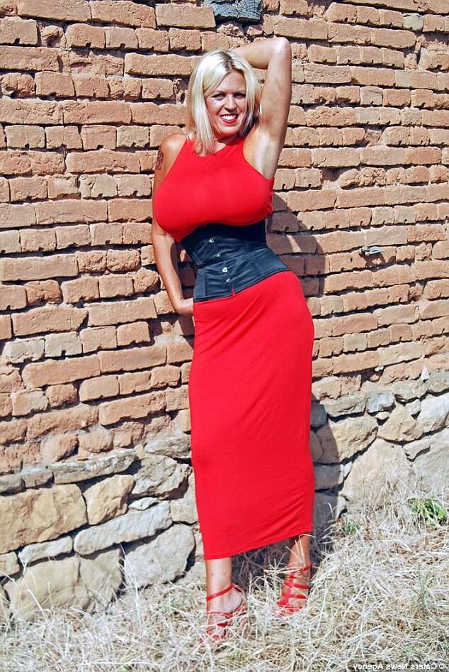 Sharon P Busty Mature