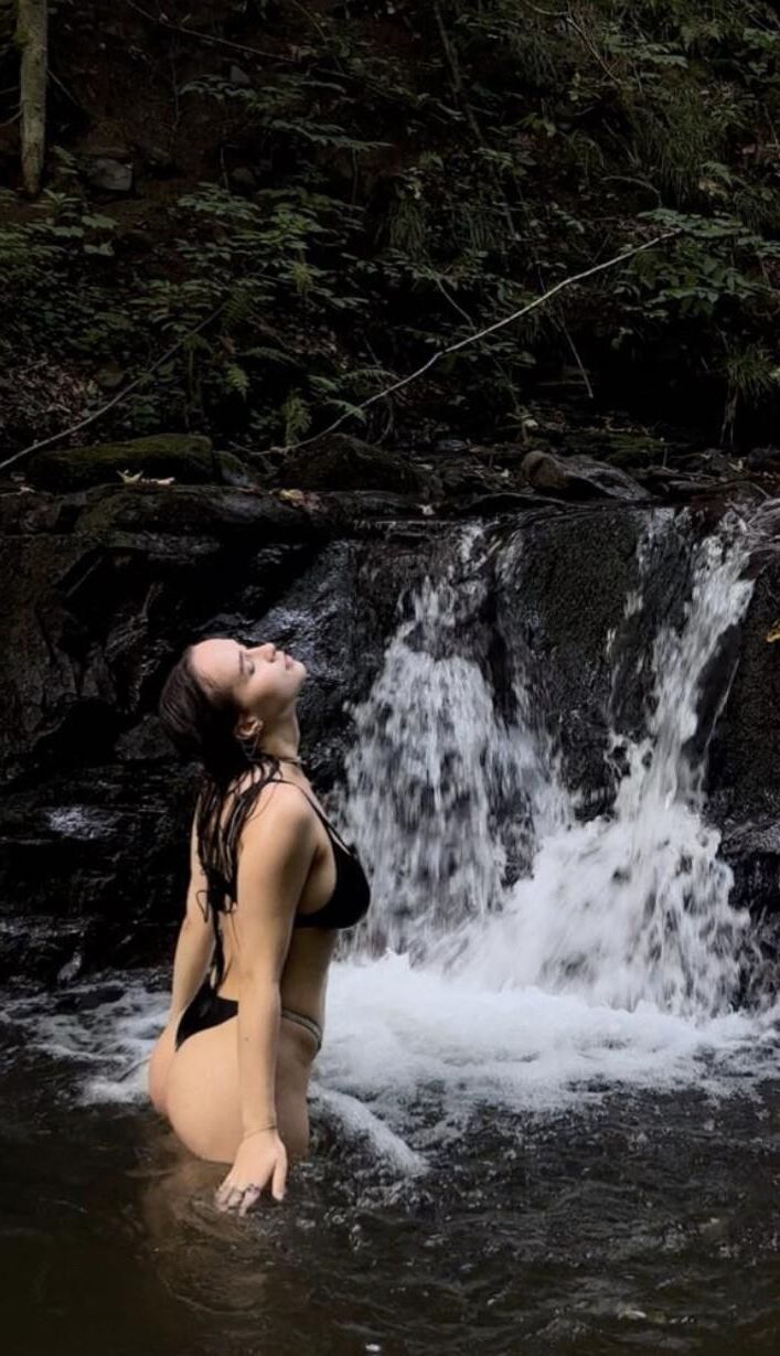 Julia | busty teen | large TITS and ASS #