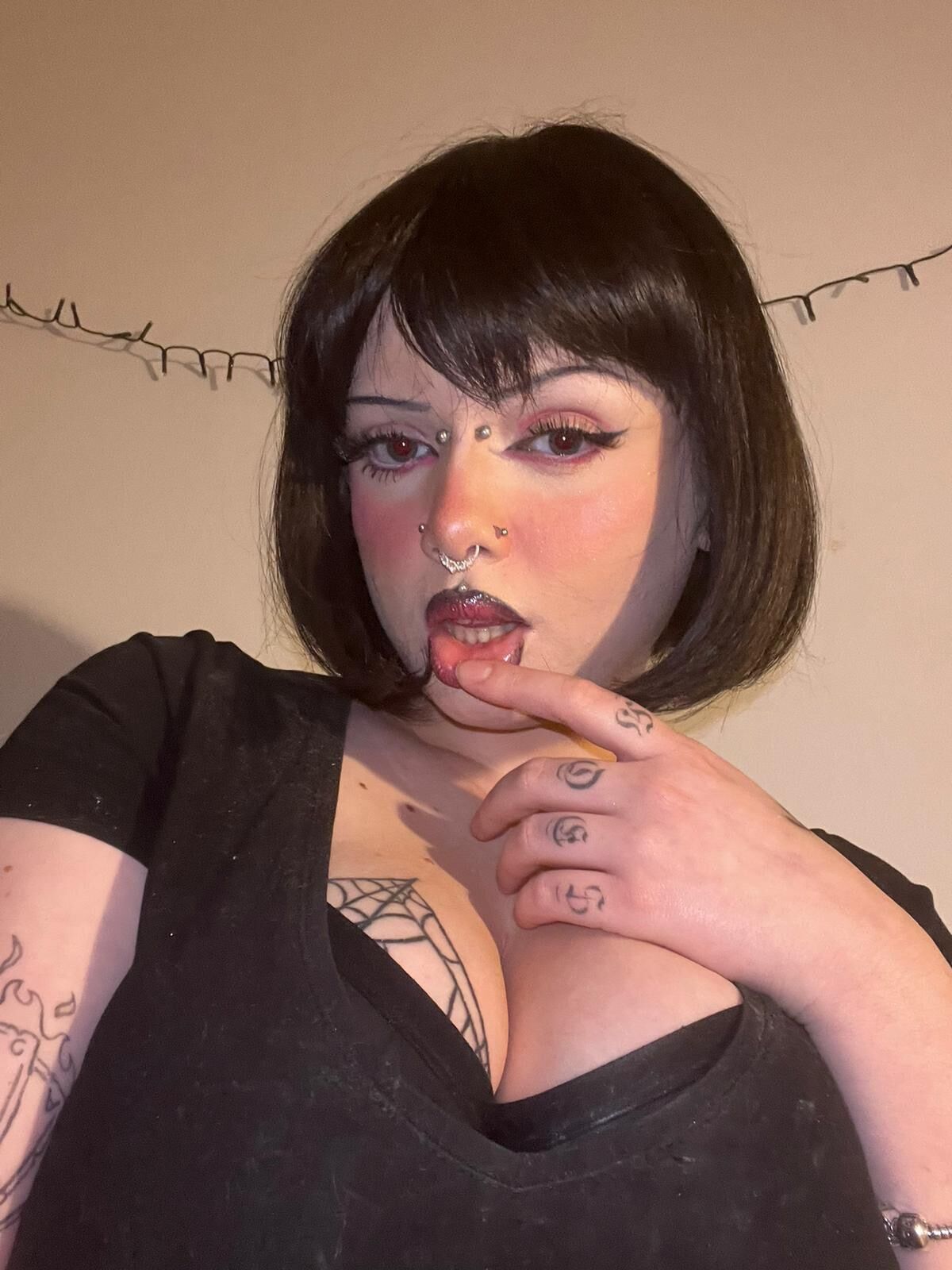 Jules Huge Boobs Cuvey Beauty Tattooed Girl Mixed Hot Shots