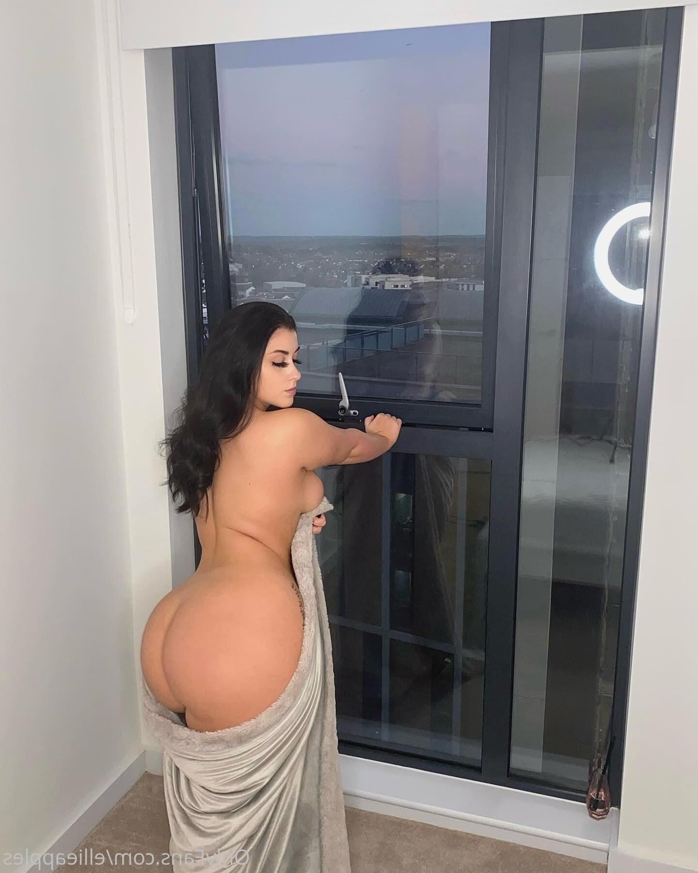 Ellie Big Ass Big Boobs Beauty British Girl Mixed Hot Shots