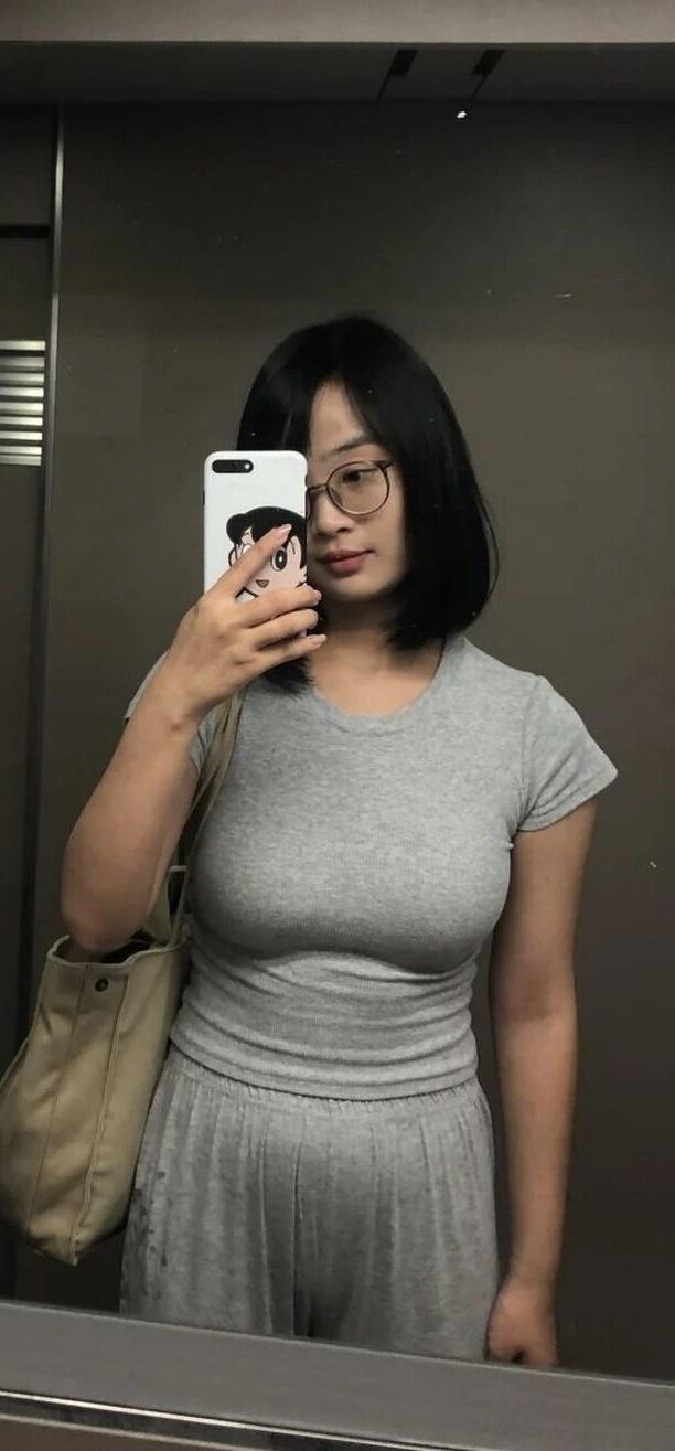 Aikosnow the generous asian