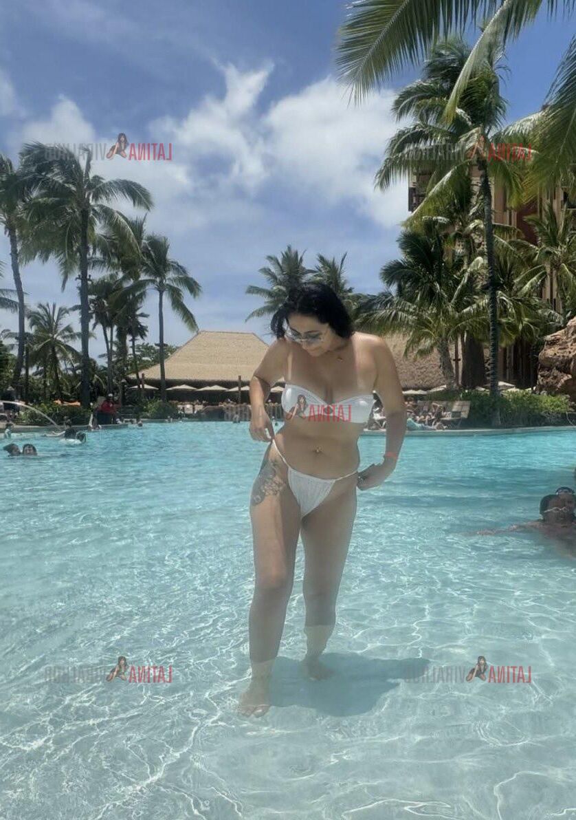 Latina expuesta