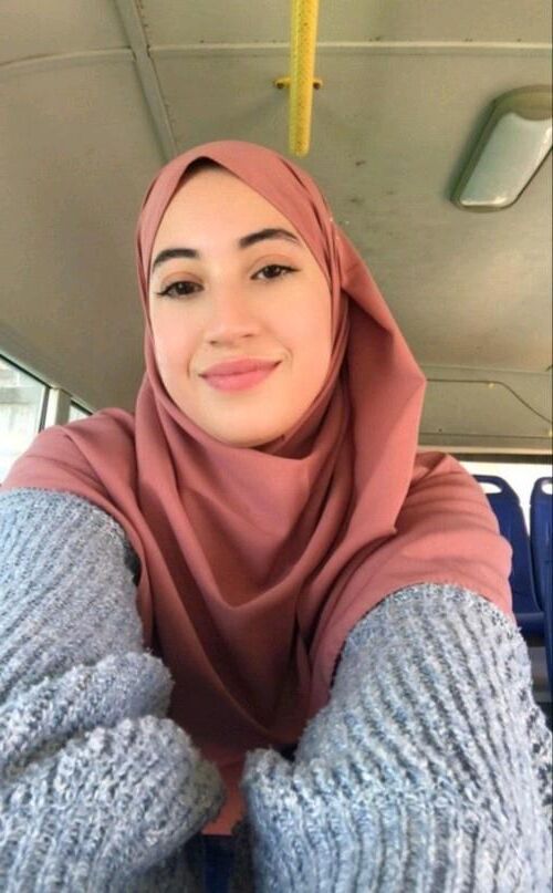 イランのペルシャターバンリヒジャーブの売春婦の女